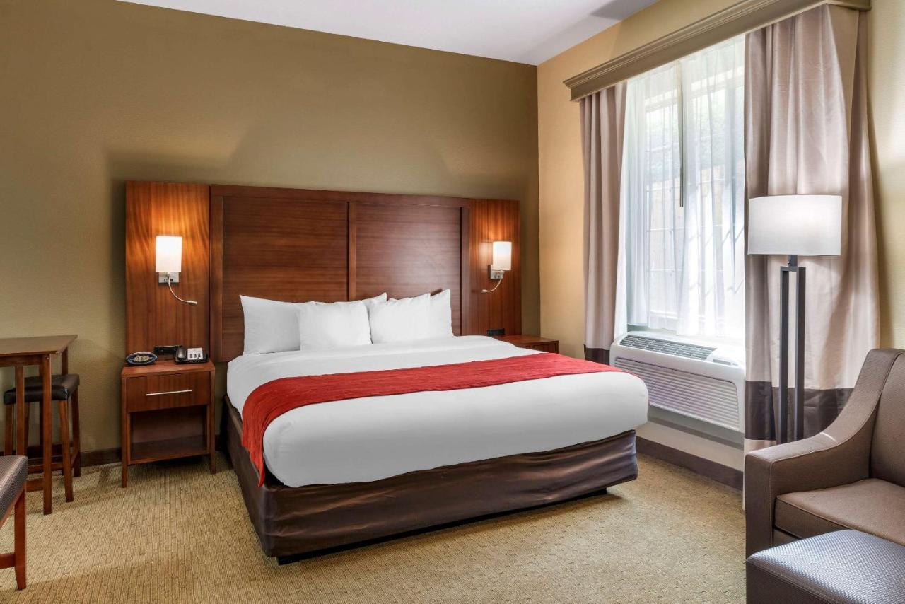 Comfort Suites Eugene Esterno foto