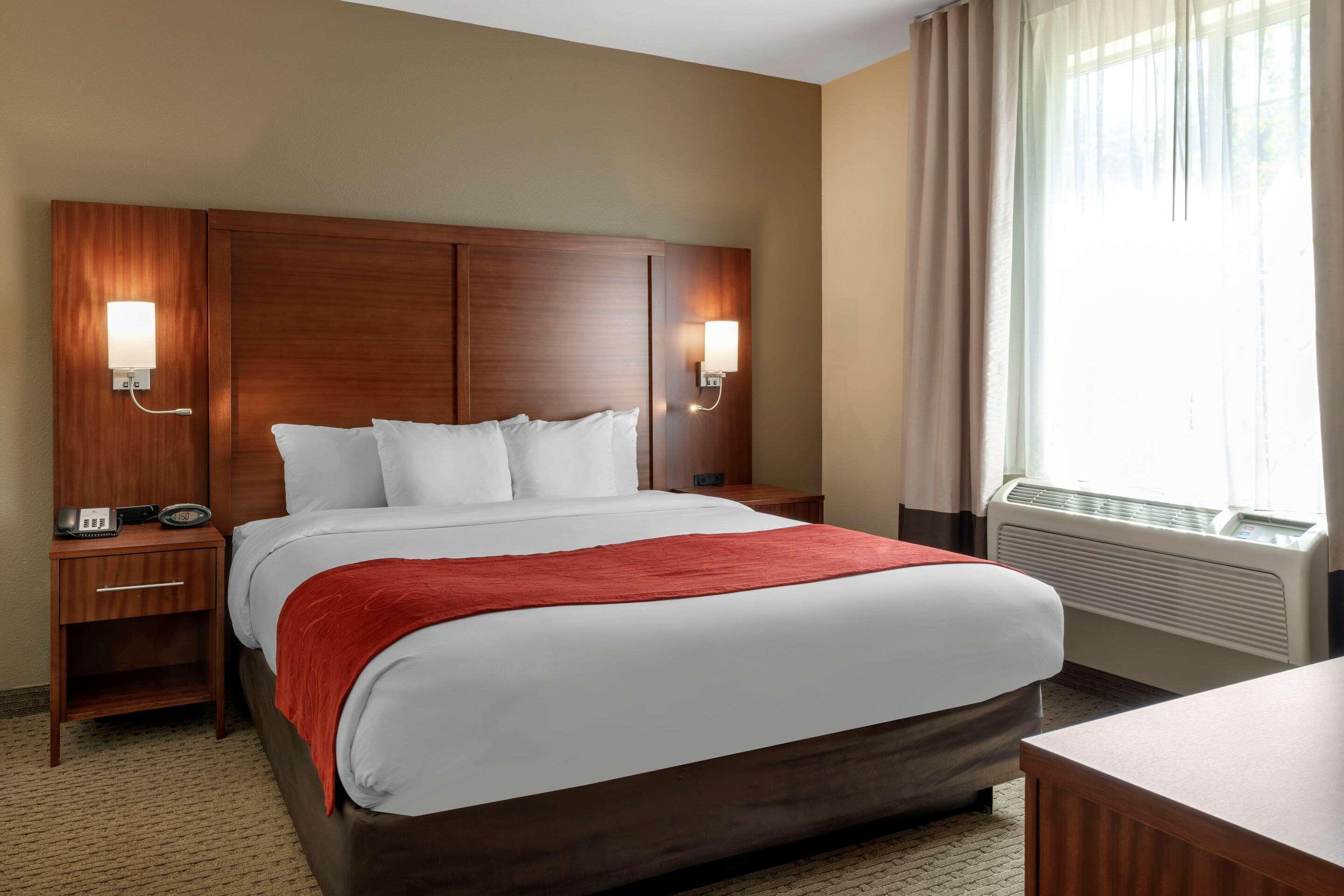 Comfort Suites Eugene Esterno foto