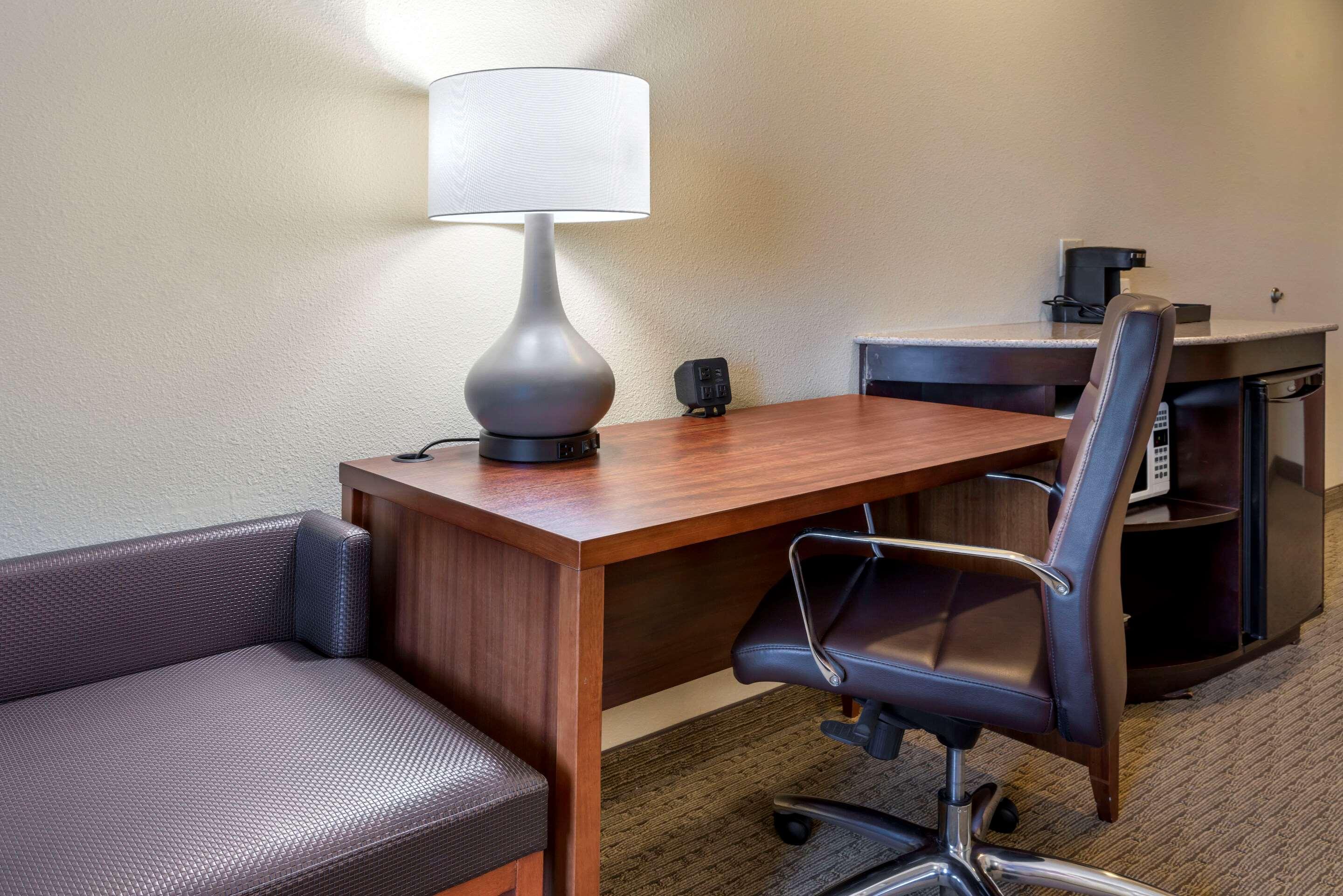 Comfort Suites Eugene Esterno foto