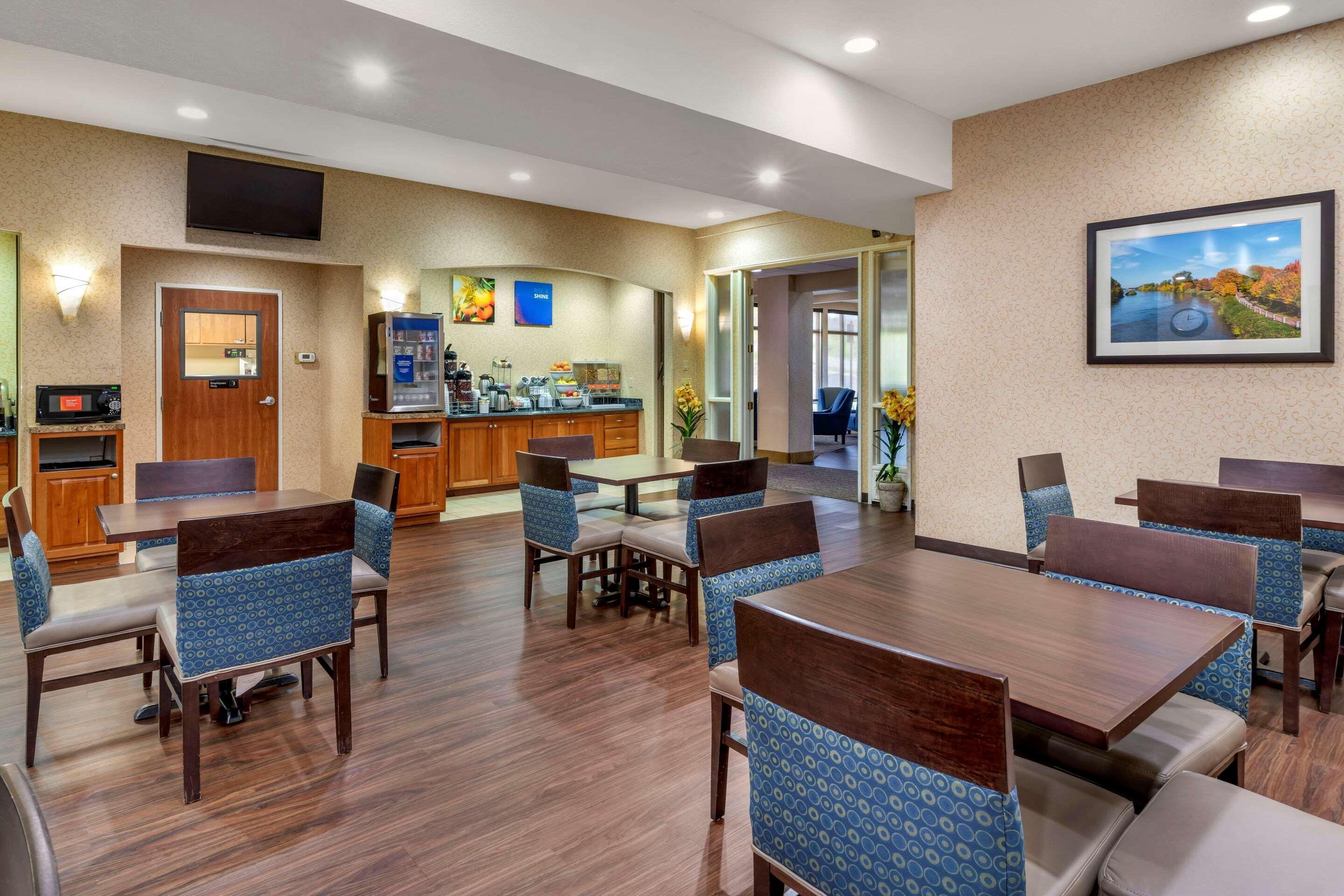 Comfort Suites Eugene Esterno foto