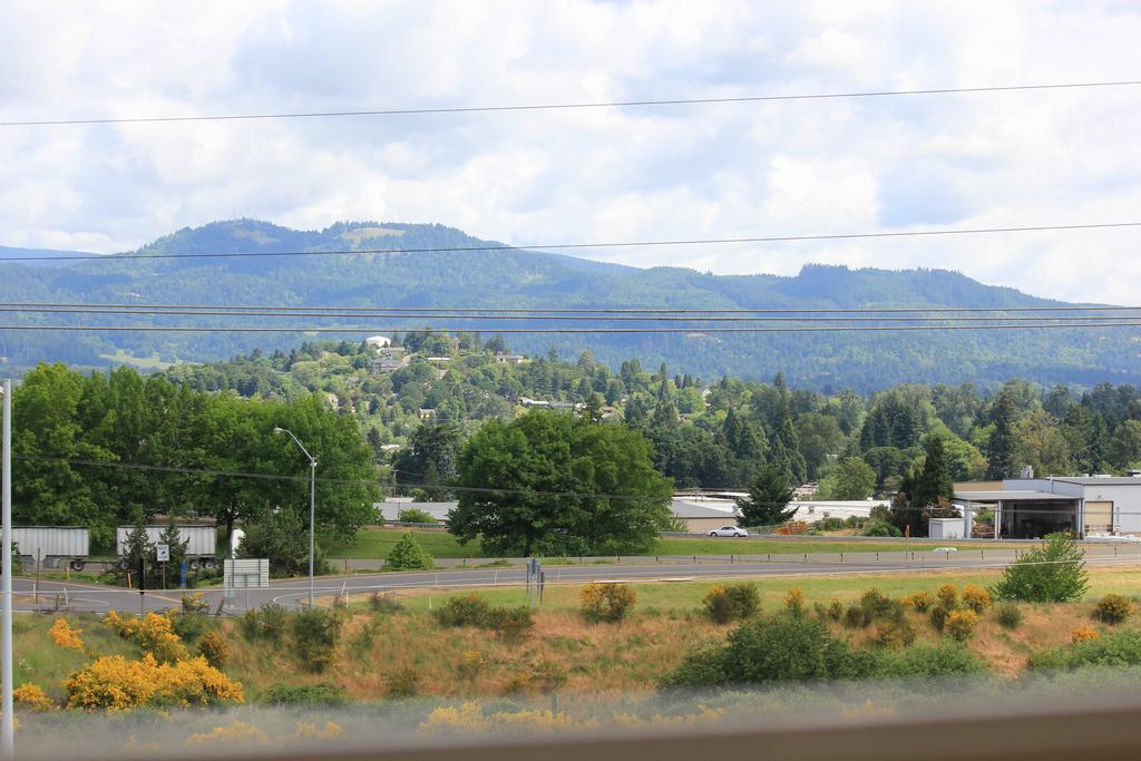 Comfort Suites Eugene Esterno foto
