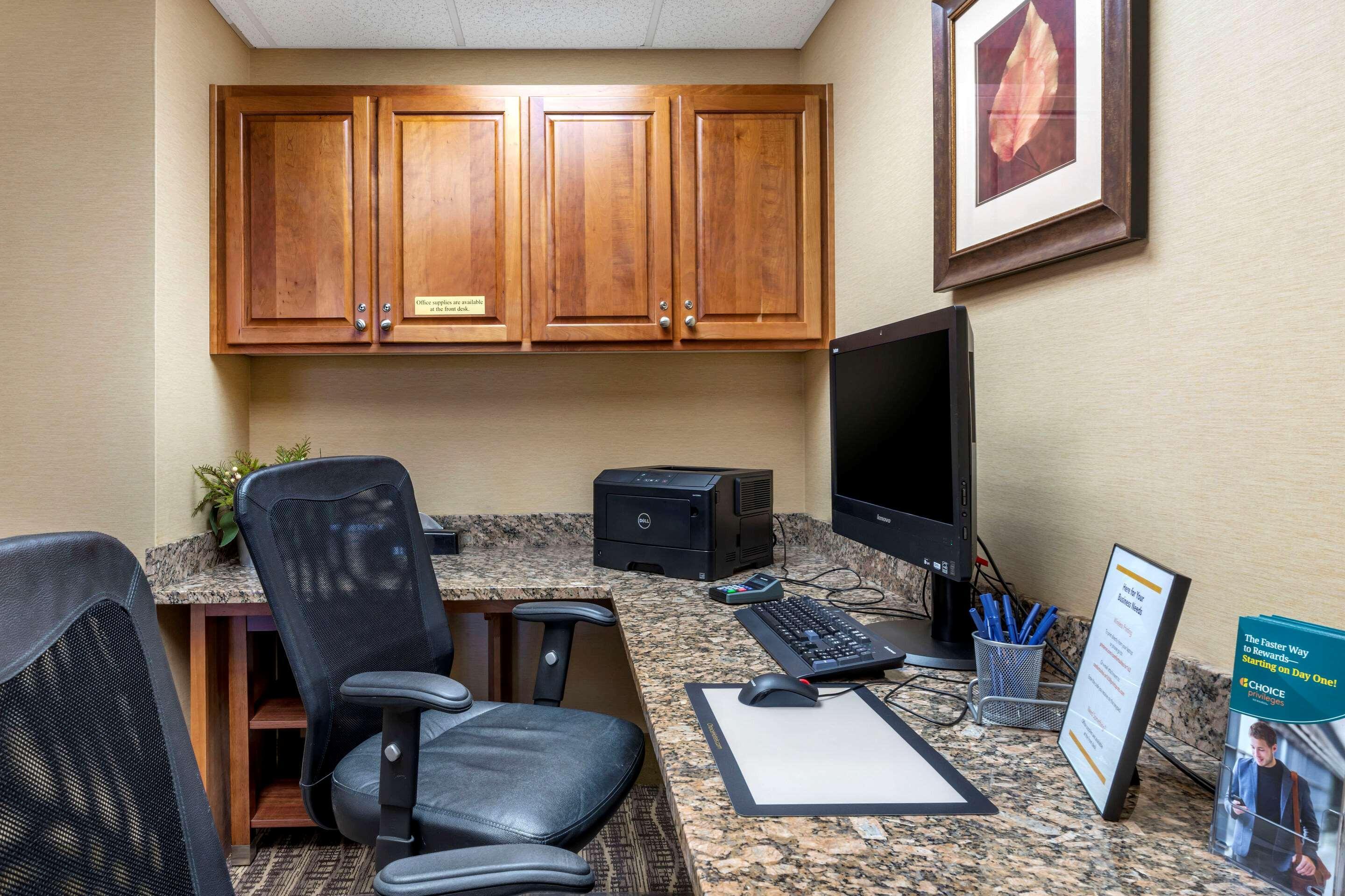 Comfort Suites Eugene Esterno foto